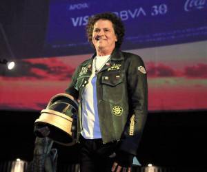 En plena tormenta migratoria, Carlos Vives recordó que fueron los latinos quienes ayudaron a levantar Estados Unidos.