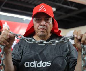 Los ciudadanos, partidos políticos y observadores internacionales reclaman transparencia y rapidez en los resultados.