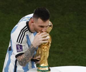 Veinte años y 115 goles después, el capitán, campeón mundial y hombre récord albiceleste será titular casi con seguridad frente a Argelia este martes.