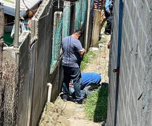 Los vecinos de la zona presenciaron con horror la escena del sangriento crimen en donde perdió la vida el joven de 21 años de edad.