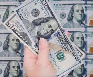 El dólar superará los 27 lempiras este viernes 28 de agosto, reflejando la depreciación de la moneda hondureña.