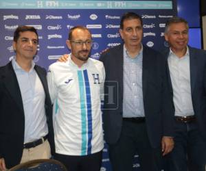 <b>Dani Cancela estuvo acompañado de las máximas autoridades del fútbol hondureño. </b>