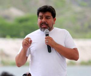 Néstor Mendoza es alcalde, empresario y disfruta cocinar. Es dueño del famoso Laberinto de Cipreses en Comayagua.