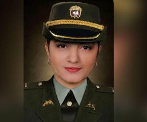 La subteniente de la Policía colombiana Jenyfer Alexandra Marciales Londoño fue hallada sin vida dentro de la estación de Policía de Providencia, una isla del archipiélago caribeño de San Andrés, de la cual era comandante, informaron este domingo fuentes oficiales. A continuación los detalles.