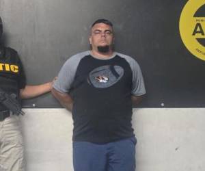 Un taxista VIP fue detenido por la Agencia Técnica de Investigación Criminal (ATIC) por los delitos de robo y presunto abuso sexual en perjuicio de una joven que solicitó sus servicios.