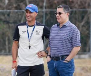 Espinel está encaminando a los albos a su segundo campeonato consecutivo bajo su mando .