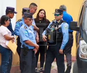 Con el rostro marcado por la tristeza y el corazón enlutado, así se despidió la Policía Nacional (PN) este jueves -5 de febrero- de los cuatro agentes que perdieron la vida en el departamento de Lempira tras sufrir un accidente de tránsito.