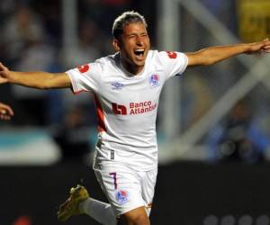 José Mario Pinto pese a los rumores, viajó con Olimpia para juego ante el Olancho FC.