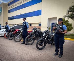 Las cinco motocicletas y el carro fueron llevados a la sede de la DPI, en la colonia Kennedy, para que sus dueños originales puedan hacer el trámite legal para retirarlos.