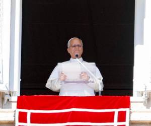 El papa, de 71 años, informó que los médicos detectaron un nódulo circunscrito en uno de sus pulmones. El Vaticano prevé que permanezca hospitalizado aproximadamente una semana..
