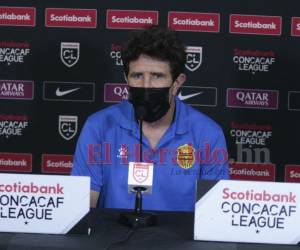 El timonel de la Máquina durante la rueda de prensa.