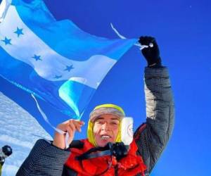 Ahora el hondureño tiene la mira puesta en llegar a la cima del Vinson Massif de Antártida y la Pirámide de Carstensz de Oceanía para seguir sumando más récords.
