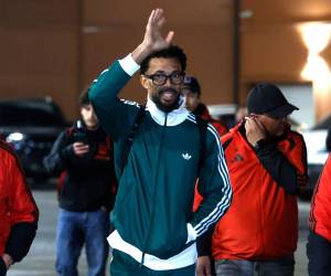 El portero titular de la selección de Cabo Verde, Josimar José Évora Dias ´Vozinha´, figura en el Mundial 2026, se declaró este domingo muy feliz de haber llegado a Santiago de Chile para concretar su vinculación con el club Colo Colo, luego de varios días de espera.