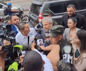 Roosevelt Hernández enfrenta delitos relacionados con la libertad de prensa y expresión.