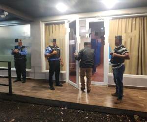 El joven, que fue raptado y luego liberado por agentes de la Policía Nacional, fue ingresado a un centro asistencial para ser evaluado y determinar sus condiciones de salud.
