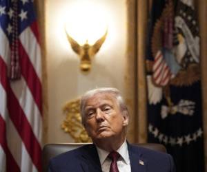 Trump dice que Maduro tiene los días contados y no descarta una invasión terrestre