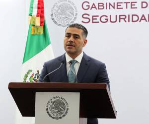 Entre los arrestados destacó que hay elementos de la policía de Tultitlán, como es el caso de Lucio ‘N’, alias ‘El Señor del sombrero’, y Enrique ‘N’.