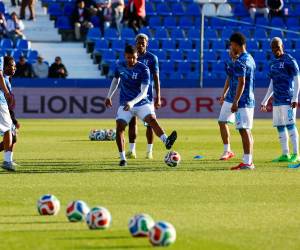 La selección de Honduras busca triunfar ante Perú en primer juego de Molina al frente.