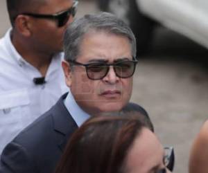 El expresidente encara el proceso en libertad y con prohibición de salir del país, según fijó el Juzgado Penal.