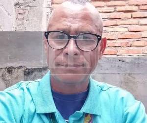 Amigos, familiares y compañeros de trabajo lamentan la muerte de Wilfredo Andino, un hombre que amaba su trabajo y se empeñaba en dar lo mejor, según lo describieron sus conocidos. Murió atropellado mientras almorzaba.