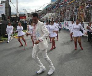 El desfile del 15 de septiembre tendrá nuevas normas para los centros educativos, desde cantidad de alumnos hasta repertorio musical permitido.