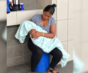 Una cobijita cubría el cuerpo de Yamileth Gutiérrez, de apenas cuatro años, mientras su madre la sostenía en brazos.