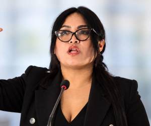 La candidata peruana al gobierno regional de Áncash, Susy Aponte, una periodista conocida como la 'China Polo', fue asesinada este sábado cuando recorría la ciudad andina de Caraz en plena campaña electoral y días después de denunciar, a través de sus redes sociales, que recibía amenazas de muerte.
