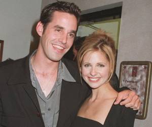 Nicholas Brendon, conocido por interpretar a Xander Harris en <i>Buffy the Vampire Slayer</i>, falleció el 20 de marzo mientras dormía, a los 54 años.