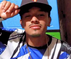 A la espera de la entrega del cuerpo de su hijastro se encuentra don Santos Saúl Gómez García, luego de que presuntamente un policía le quitara la vida de un disparo en Trojes, El Paraíso. Estas fueron las últimas palabras del joven: