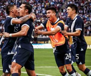 Así celebraron los jugadores de Guatemala tras el gol del empate.