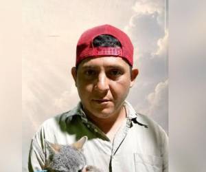 Equipos de Medicina Forense y agentes de investigación realizaron el levantamiento del cuerpo de Olvin Ariel Aguilera, encontrado sin vida en una comunidad de San Antonio de Flores, Choluteca.