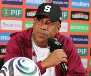 Hernán Medford y Saprissa terminaron segundos con 9 puntos, Olimpia primero con 12.