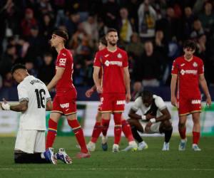 Así celebró el centrocampista hondureño del Levante Kervin Arriaga al finalizar el encuentro.