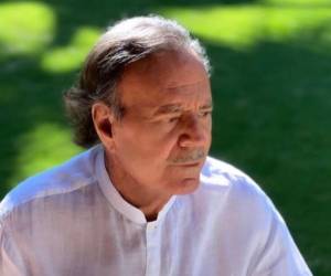 Las exempleadas de Julio Iglesias, que denunciaron al cantante ante la Fiscalía por presunto acoso y agresión sexual, presentaron una nueva querella después de que el Ministerio Fiscal archivase su denuncia inicial al entender que los tribunales españoles no eran competentes para investigar.