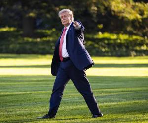 La propuesta se suma a otras obras impulsadas por Trump y a sus enfrentamientos con medios de comunicación.