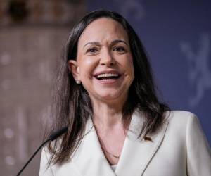 Machado, que ya había dedicado el Nobel a Trump cuando lo recibió, afirmó este lunes en una entrevista en la cadena estadounidense 'Fox News' que ciertamente queremos dárselo y compartirlo con él.