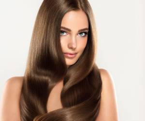 Identificar el tipo de cabello permite elegir el champú, el acondicionador y la frecuencia de lavado más adecuados.