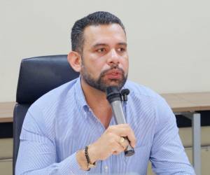 El viceministro de Salud, Eduardo Midence, habló sobre la problemática que tienen la Sesal con las enfermeras profesionales y el Colegio Médico.