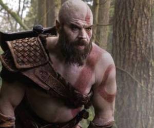Ryan Hurst ya había grabado cuatro episodios de la serie, pero Amazon Prime ha decidido cambiarlo por otro actor tras una lesión que sufrió en el rodaje de la serie.
