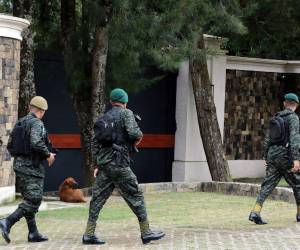 En la residencia del presidente electo de Honduras se mantiene la Guardia de Honor Presidencial.