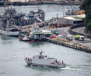 China exhibe un estrechamiento del cerco a Taiwán como mensaje a EE UU, según expertos.