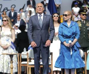 El presidente Nasry Asfura llegó a pie al Estadio Nacional Chelato Uclés para participar en las actividades conmemorativas por los 205 años de Independencia de Honduras.