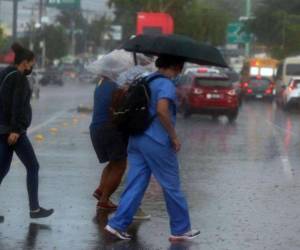 Hasta el momento no se reportan personas lesionadas, ni evacuadas.