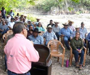 Las autoridades de la Secretaría de Agricultura y Ganadería (SAG), desarrollaron el proyecto de riego en Lamaní, Comayagua, con el que se beneficiarán 206 familias de diferentes comunidades.