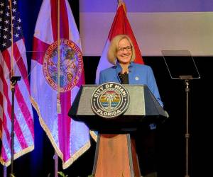 Eileen Higgins asume como la primera alcaldesa demócrata de Miami