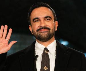 Mamdani, de 34 años, tomó posesión en una ceremonia privada a medianoche, con su familia, y otra pública hoy mismo.