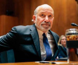 El secretario de Comercio de Estados Unidos, <b>Howard Lutnick</b>, admitió este martes haber visitado la isla del pederasta Jeffrey Epstein.