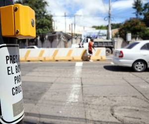 Sin uso se mantienen los semáforos originalmente pensados para mantener un balance vial en la capital.