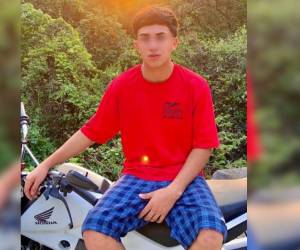 Foto en vida de Jafeth Pozo Flores, un menor de 16 años y estudiante del Instituto Abelardo R. Fortín, fue hallado sin vida en la colonia La Joya de Tegucigalpa. ¿Qué se sabe del crimen?