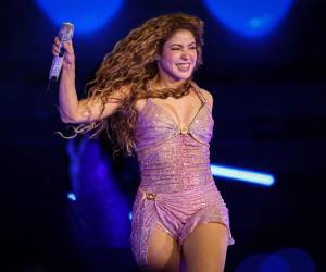 La cantante colombiana se presentará en febrero de 2026 en el Estadio Mágico González. Los boletos oscilarán entre 45 y 275 dólares.